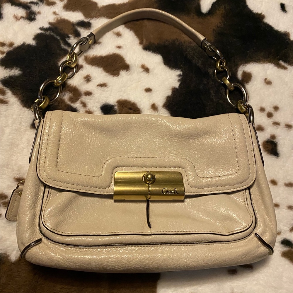 ‼️SOLD‼️ Coach Cream Shoulder Bag with Gold-Tone Clasp